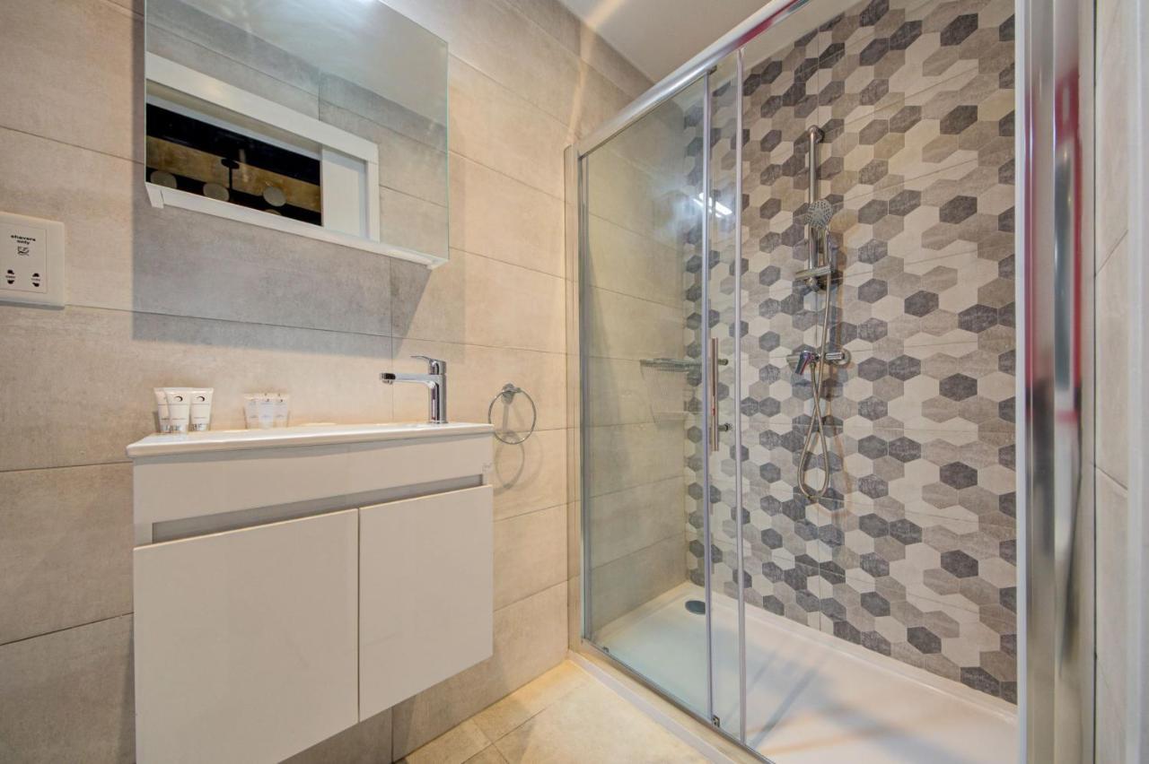 Private Rooms With Bathroom In Valletta Exteriör bild
