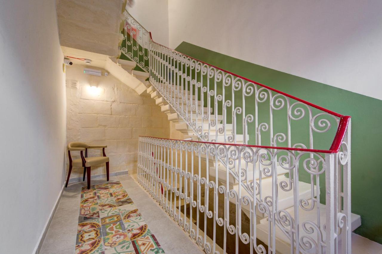 Private Rooms With Bathroom In Valletta Exteriör bild