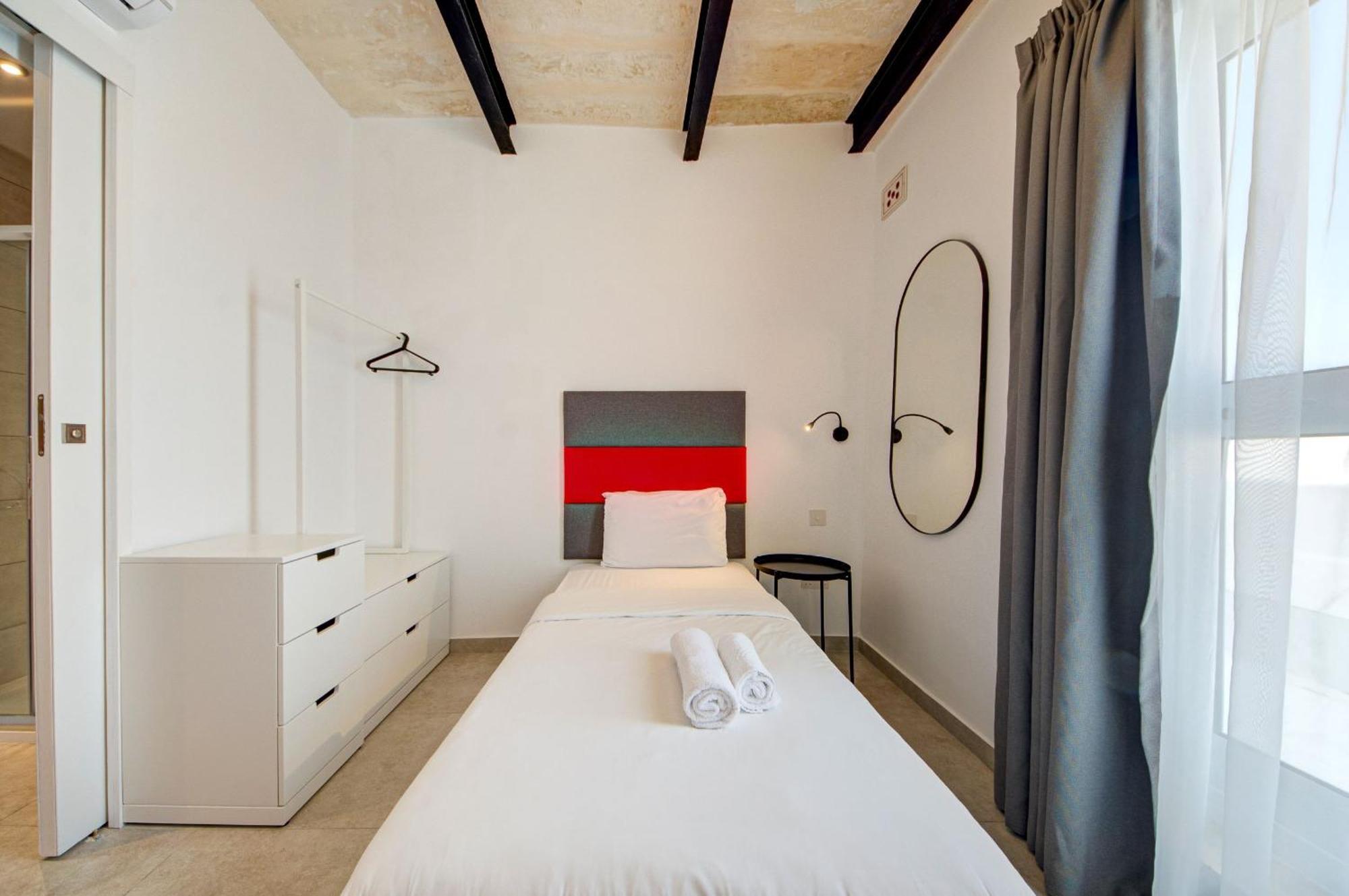 Private Rooms With Bathroom In Valletta Exteriör bild
